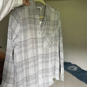 Thin Plaid button up